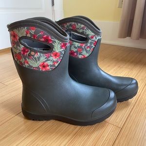 Bogs Neo-classic mid rain and snow boots, green vine print
